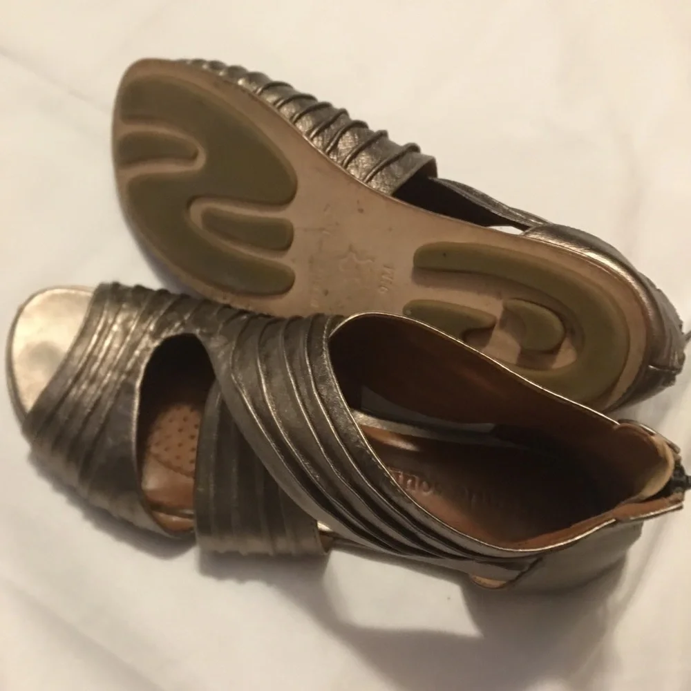 Gentle Souls Metallic Leather Sandals Day Break - Picture 4 of 6